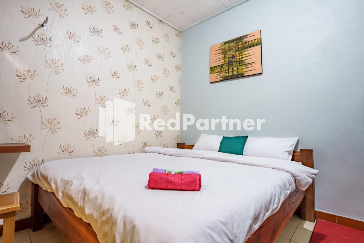 Nafisa Homestay Syariah Near Jatim Park 3 Batu Mitra Reddoorz Malang Exteriör bild