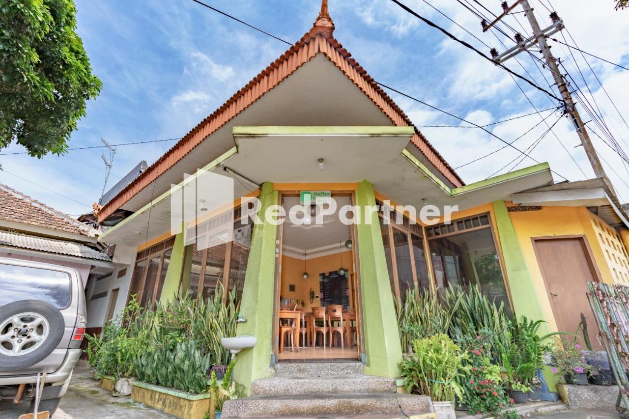 Nafisa Homestay Syariah Near Jatim Park 3 Batu Mitra Reddoorz Malang Exteriör bild