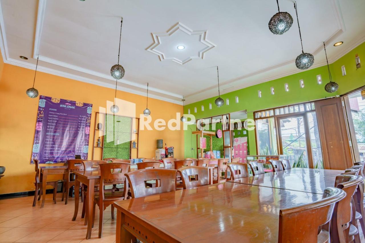 Nafisa Homestay Syariah Near Jatim Park 3 Batu Mitra Reddoorz Malang Exteriör bild