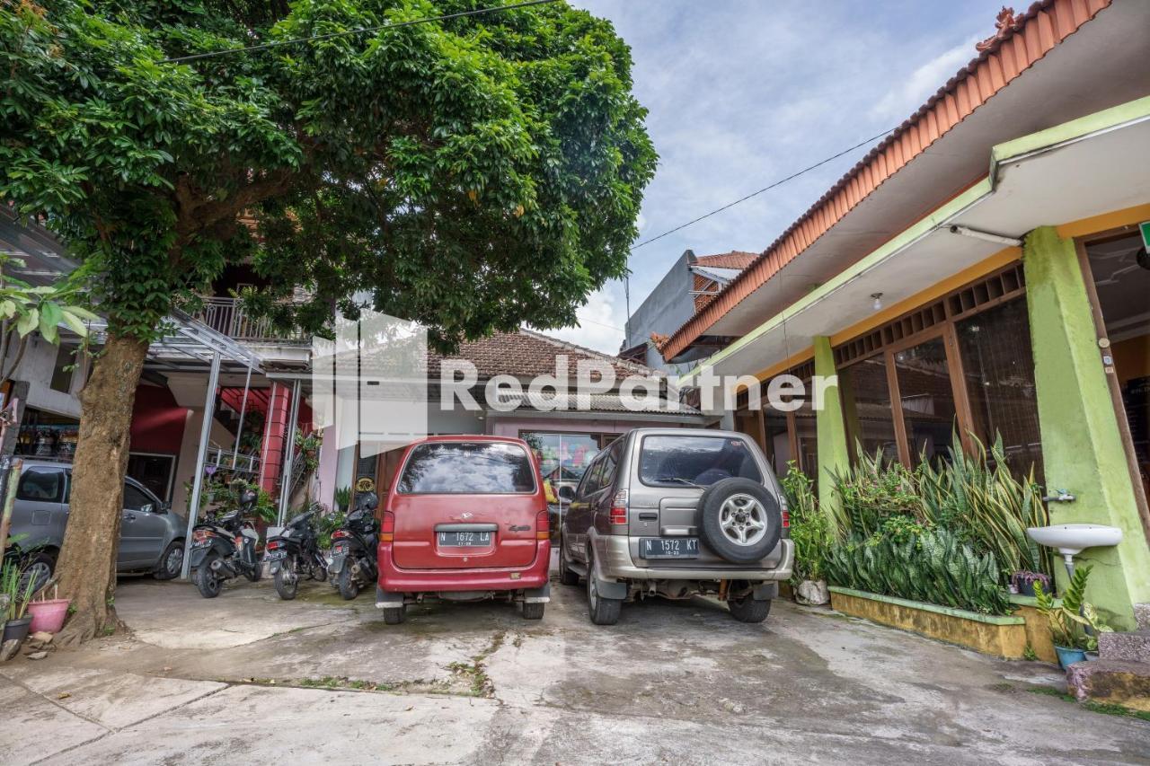 Nafisa Homestay Syariah Near Jatim Park 3 Batu Mitra Reddoorz Malang Exteriör bild