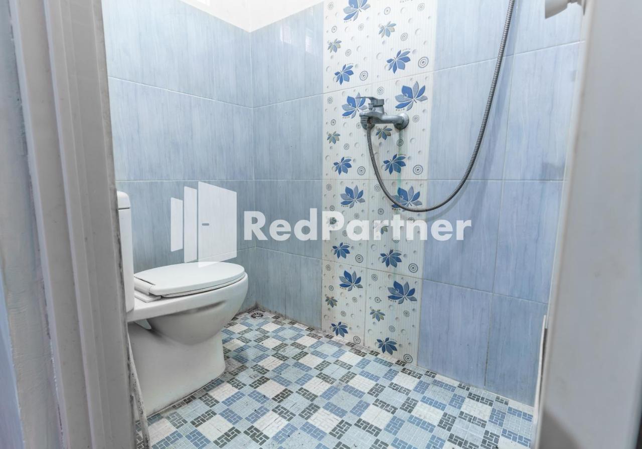 Nafisa Homestay Syariah Near Jatim Park 3 Batu Mitra Reddoorz Malang Exteriör bild