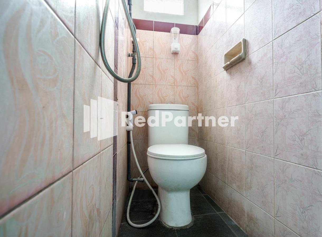 Nafisa Homestay Syariah Near Jatim Park 3 Batu Mitra Reddoorz Malang Exteriör bild