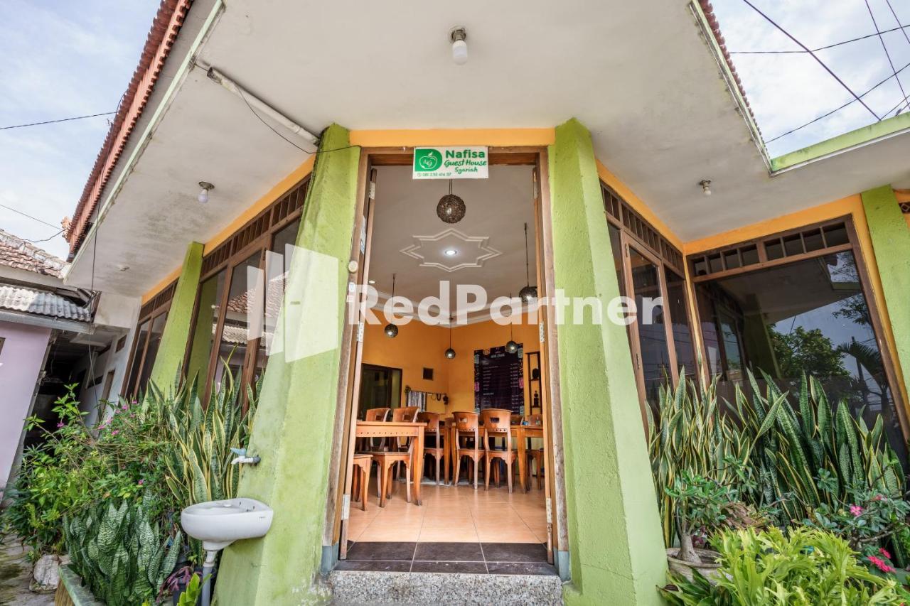 Nafisa Homestay Syariah Near Jatim Park 3 Batu Mitra Reddoorz Malang Exteriör bild