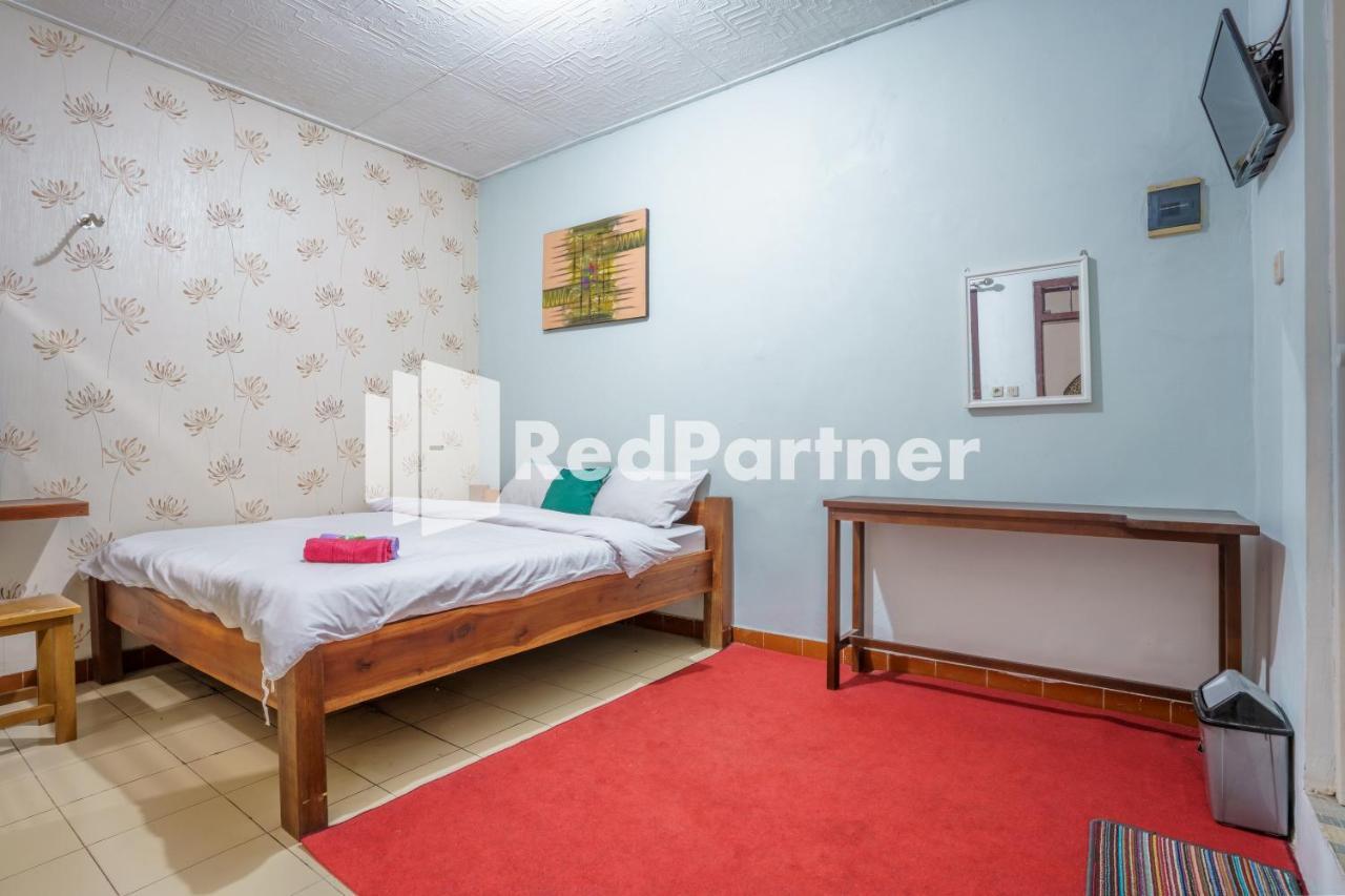 Nafisa Homestay Syariah Near Jatim Park 3 Batu Mitra Reddoorz Malang Exteriör bild