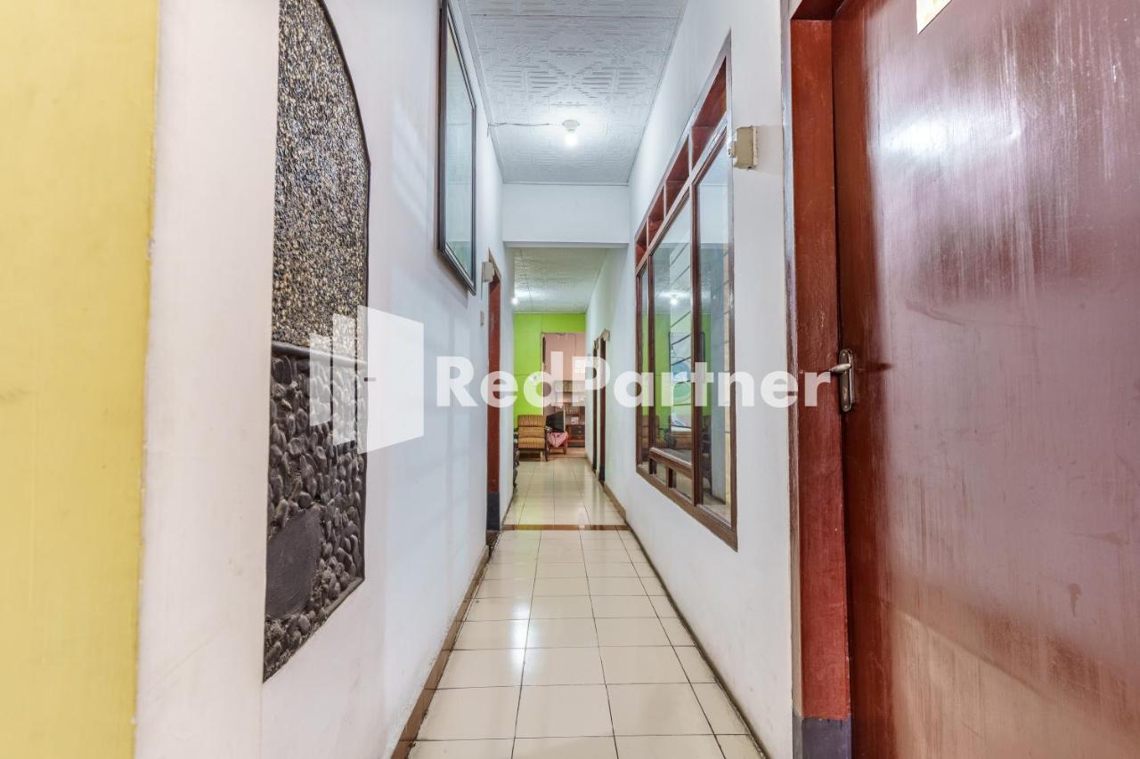 Nafisa Homestay Syariah Near Jatim Park 3 Batu Mitra Reddoorz Malang Exteriör bild