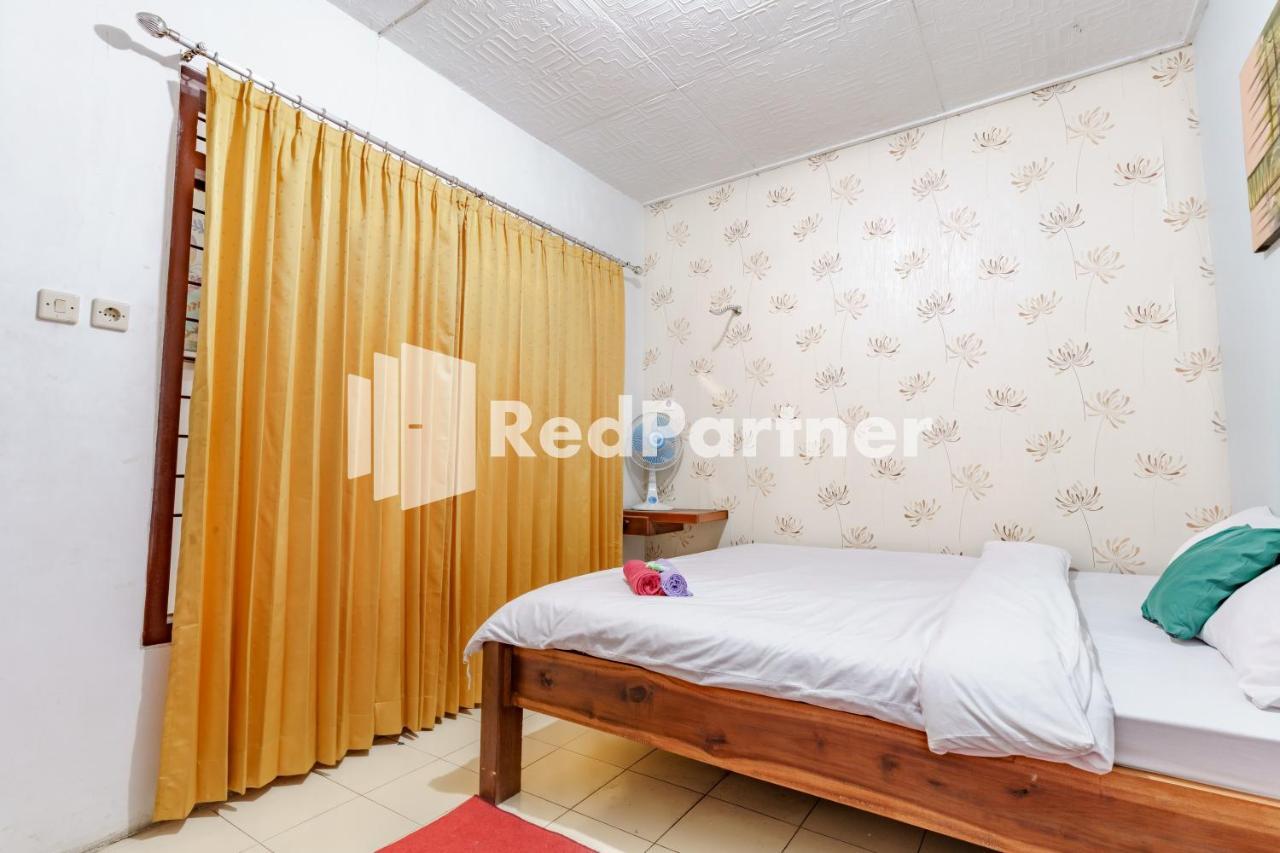 Nafisa Homestay Syariah Near Jatim Park 3 Batu Mitra Reddoorz Malang Exteriör bild